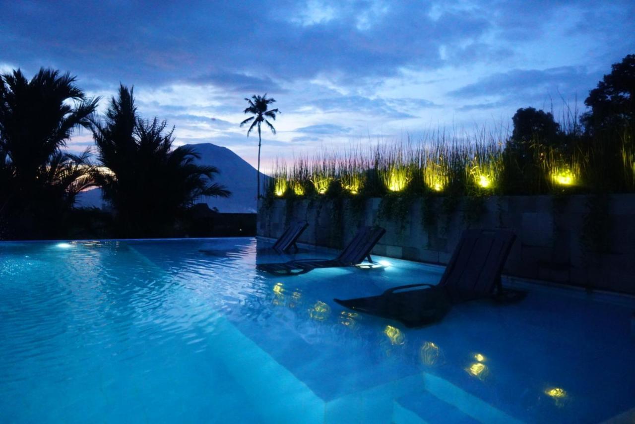 Jhoanie Hotel Tomohon エクステリア 写真